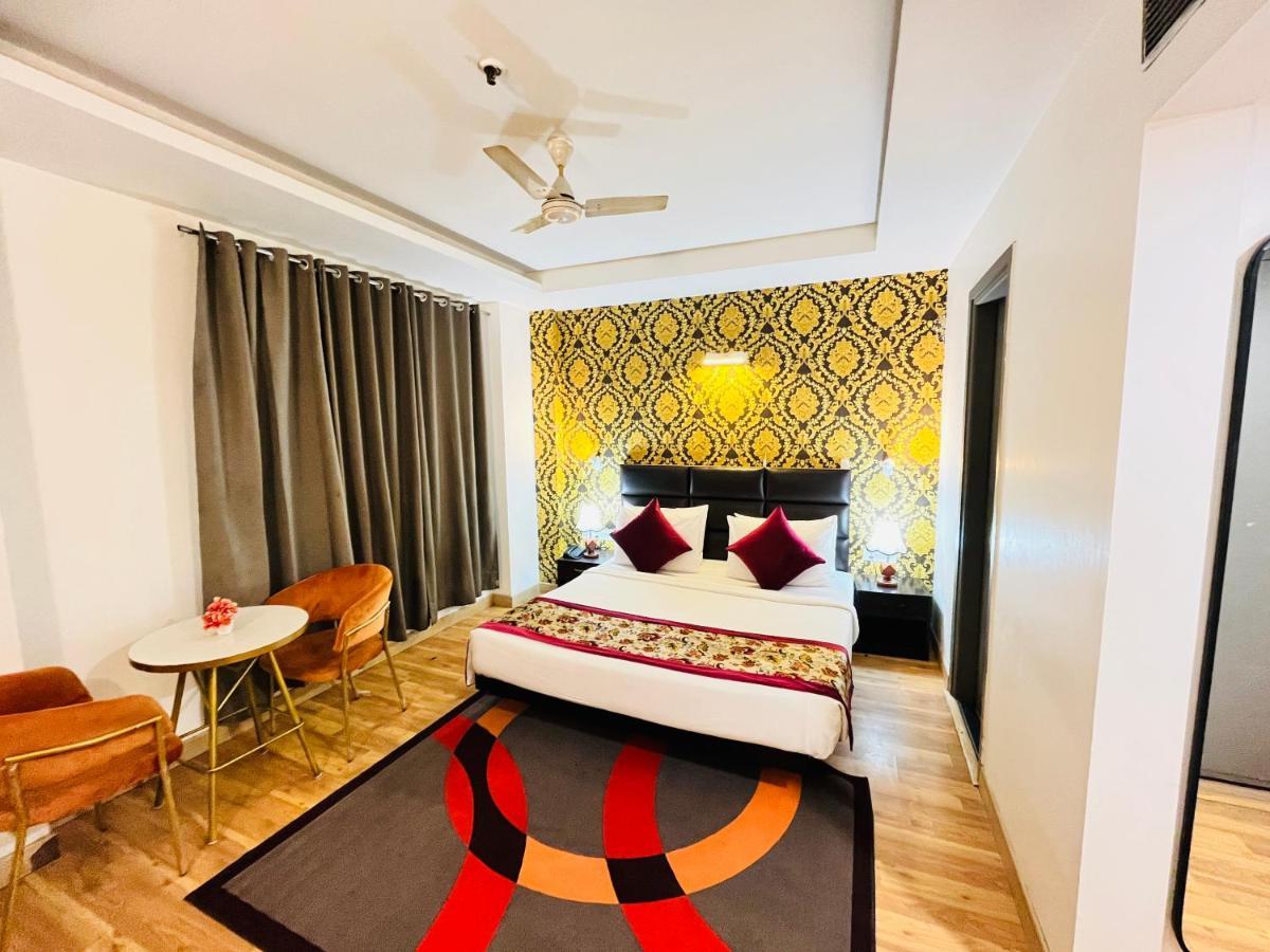 Hotel At Residency Kaushambi Couple Friendly Ghaziabad Bagian luar foto