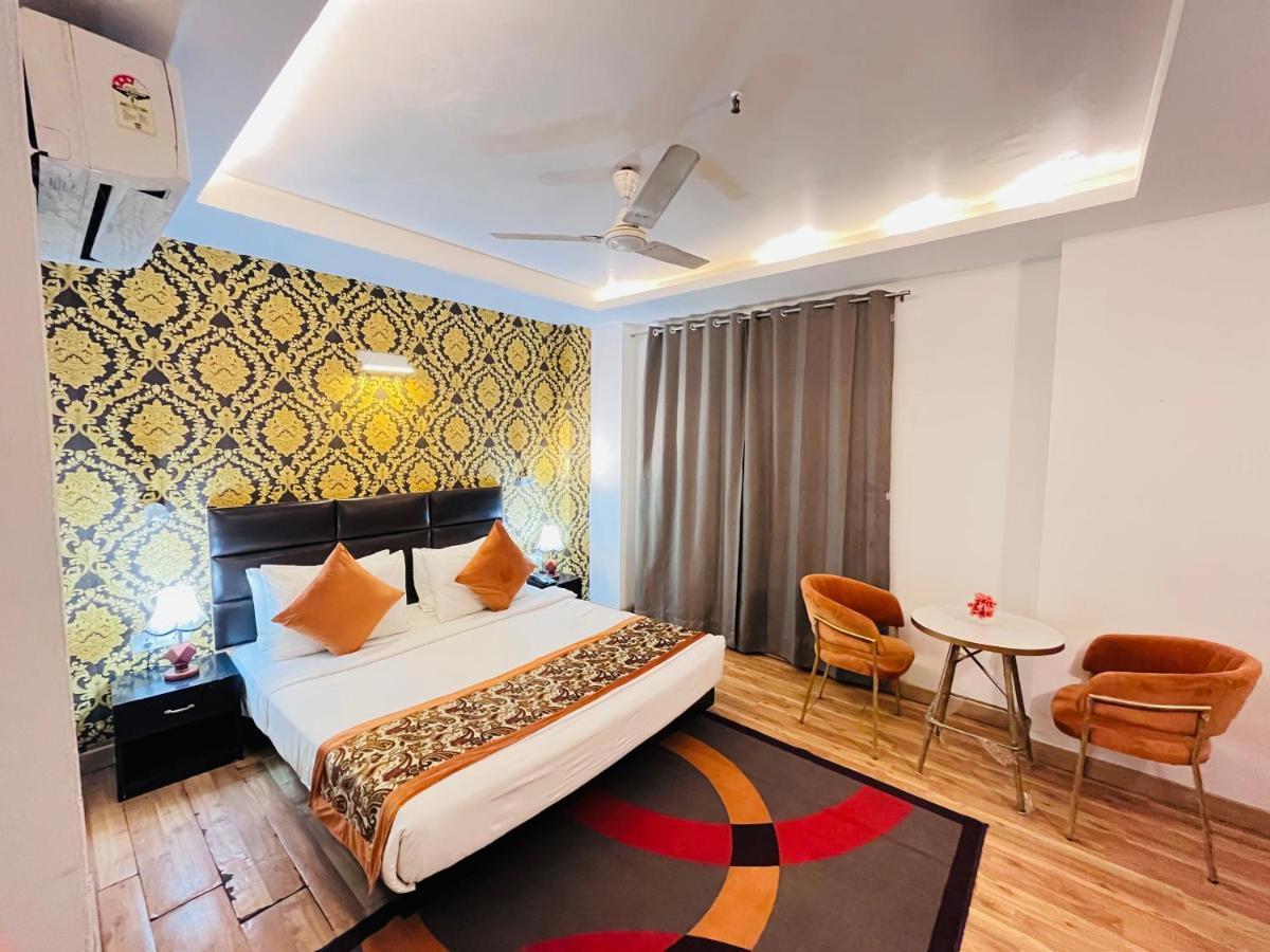 Hotel At Residency Kaushambi Couple Friendly Ghaziabad Bagian luar foto